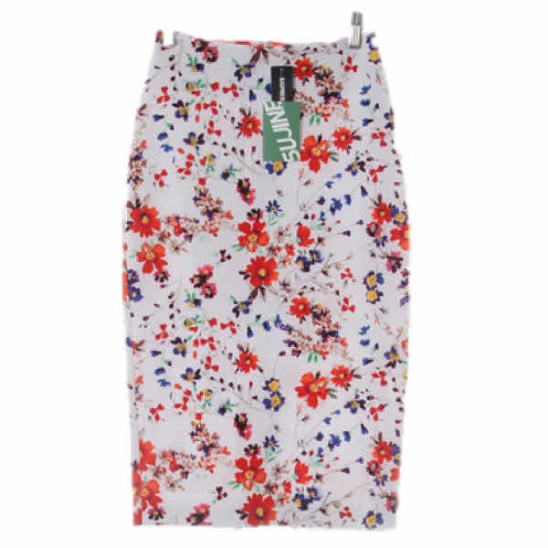 익스프레스 화이트 플라워패턴 미디에이치라인스커트