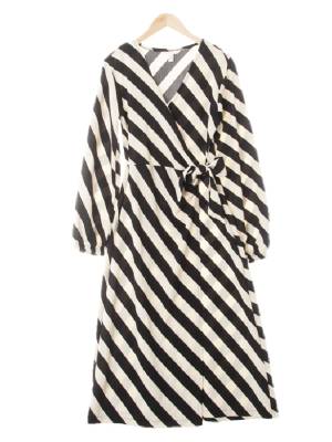 h&m 아이보리블랙 사선스트라이프 퍼프랩티드맥시원피스