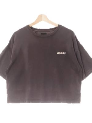 Guess 다크차콜 면 레터링로고자수크롭반팔티