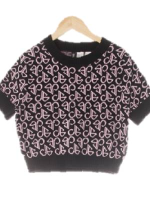 h&m 블랙바이올렛튤립 모노그램패턴 반팔크롭니트 